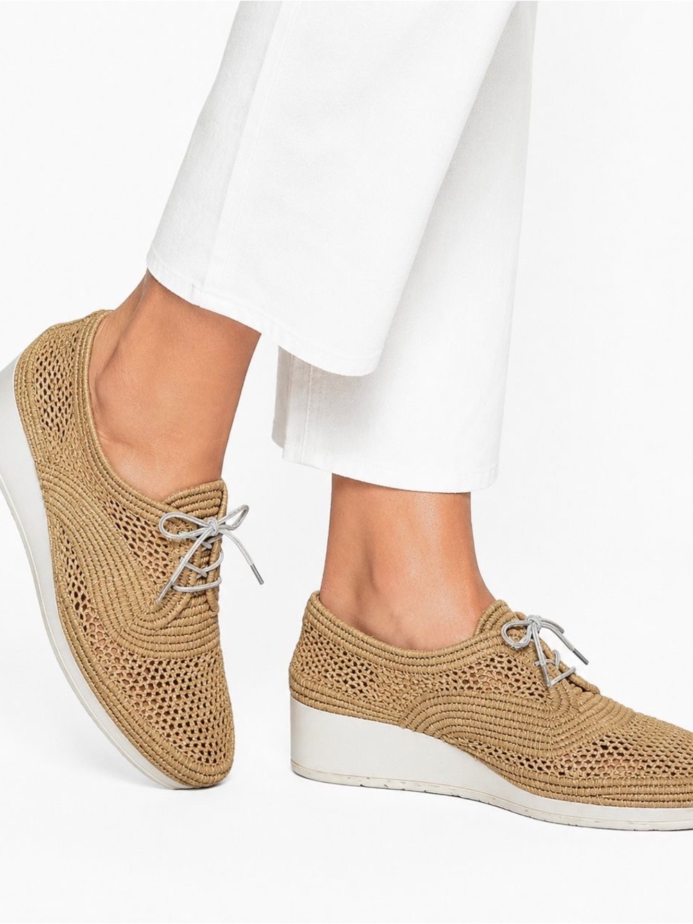 Robert Clergerie Women’s 8 Raffia Woven Crochet Mesh Lace-Up Wedge Sneakers Tan
